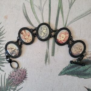 Classic Hardware Alice In Wonderland Portrait Linked Bracelet Victorian